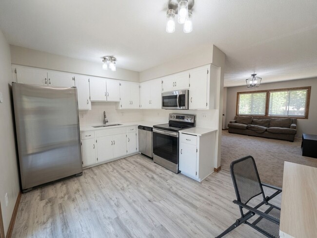 Photo - Freshly Updated 3bed 2bath Home in Gorgeous Maple Grove Neighborhood