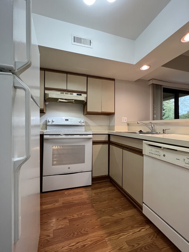 Kitchen - 225 Briarcrest Unit 202