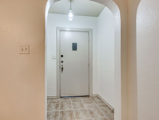 Photo - 2 Bed 1 Bath - Refrigerator Included - Urb...