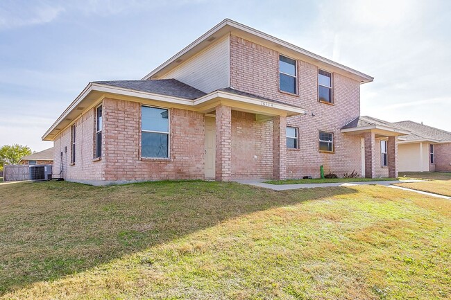 ASK ABOUT OUR MOVE IN SPECIAL - ASK ABOUT OUR MOVE IN SPECIAL Apartment Unit 1631 A Woodard