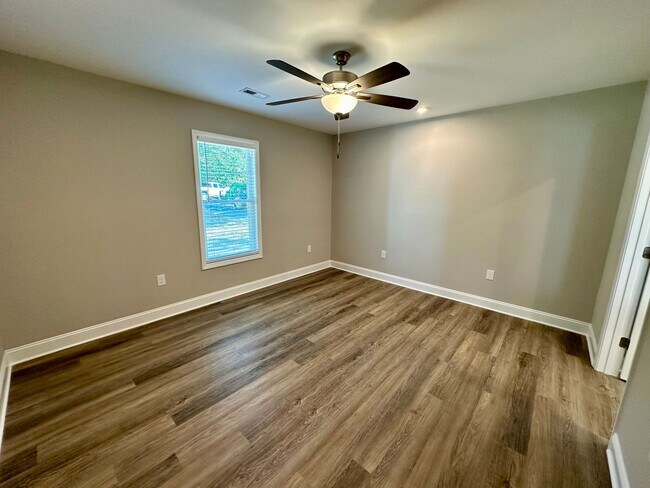 Photo - Brand New Spacious 3 Bedroom, 2 Bathroom H...