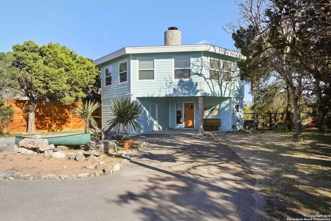Photo - 1433 Riviera Dr House