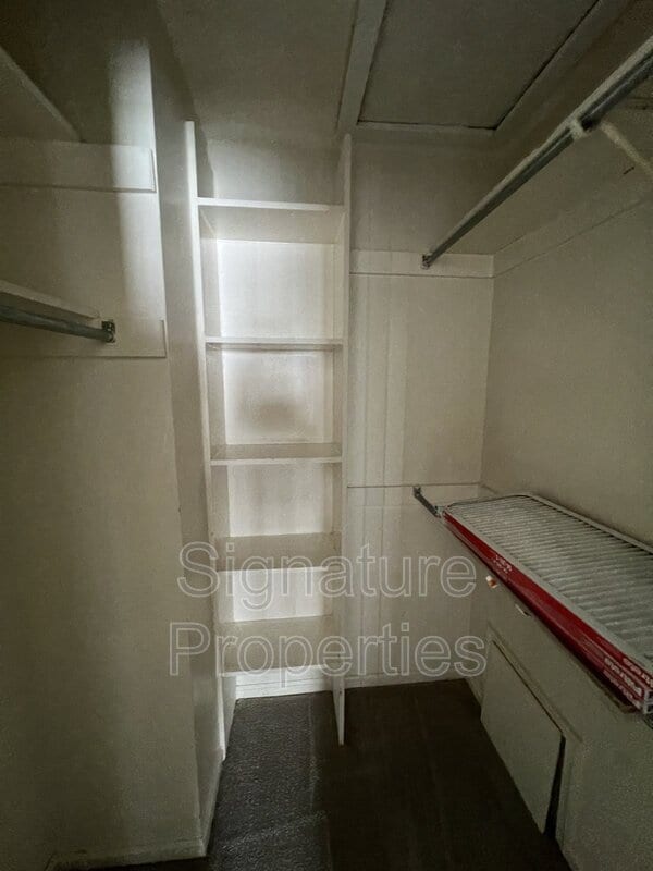 Photo - 735 Ridge Cir