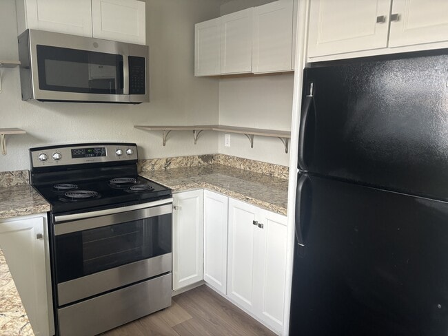 Photo - 221 College View Dr