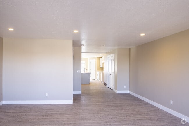 Building Photo - 299 N 200 W Rental
