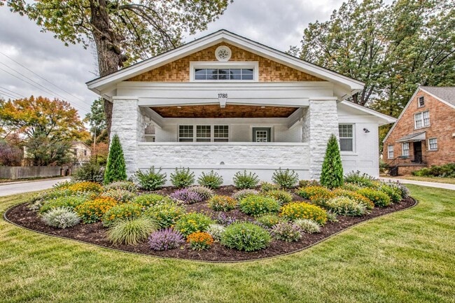 Building Photo - Elegant Midtown Memphis Single-Family Home for Lease