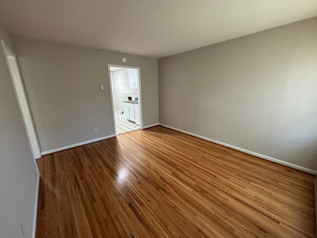 Photo - 3436 Washburn Ave