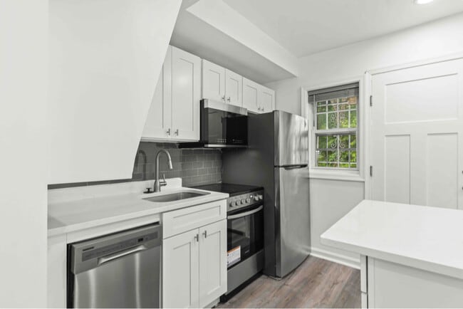 Photo - 1452 Smith Pl SE Apartment