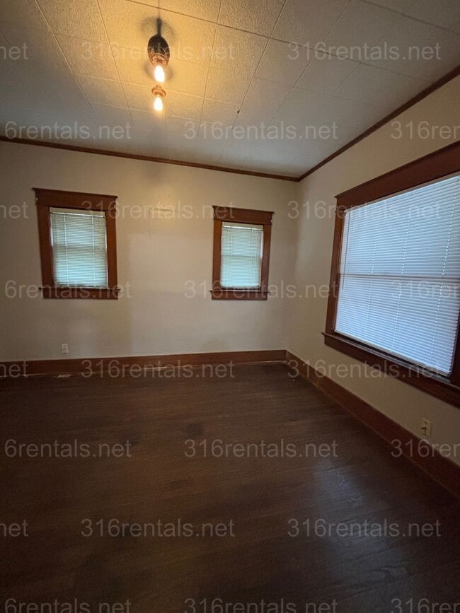 Photo - Five bedroom Two bath house for rent!