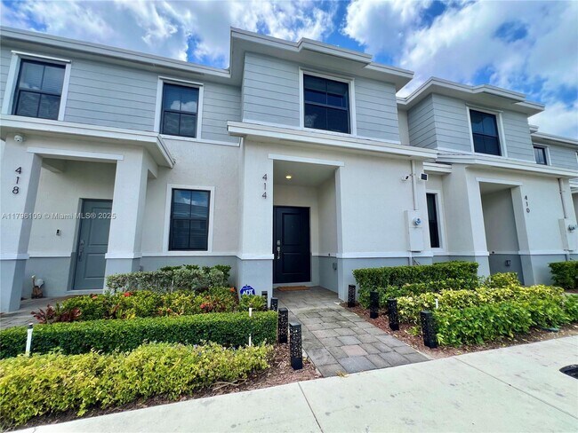 Photo - 414 NE 12th St