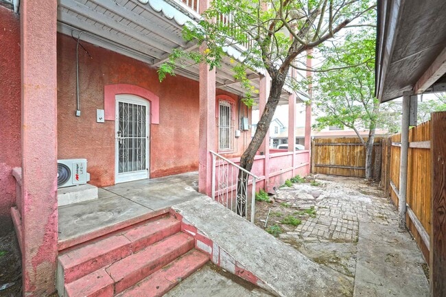 Photo - 1517 Garcia St