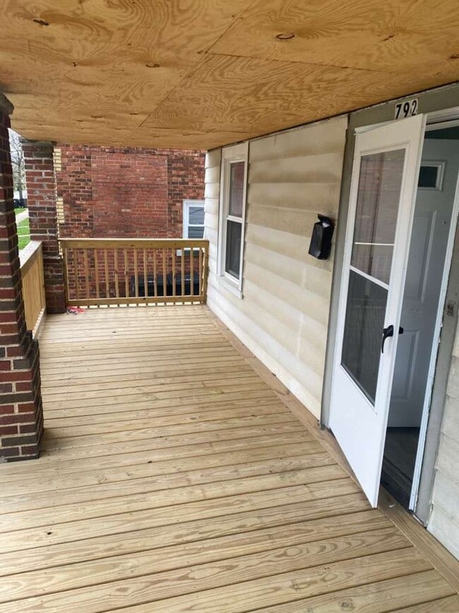 Photo - 792 London Rd Unidad Down