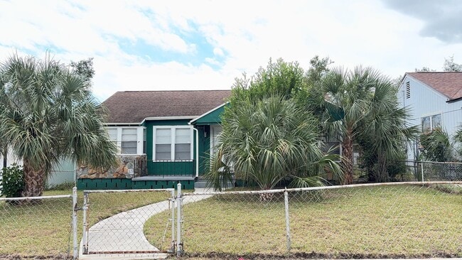 Photo - MOVE IN SPECIAL - Historic Charm 3 bedroom/ 1 bath Home with bonus room