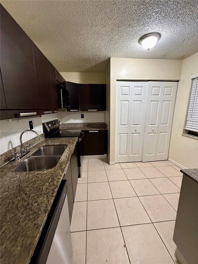 11225 Royal Palm Blvd Unit 11225