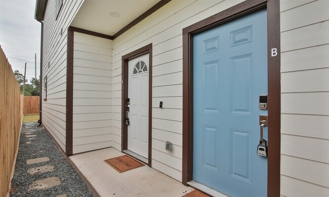 Building Photo - 3533 Mt Pleasant St Rental
