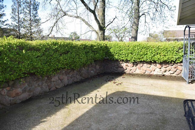 Photo - 207 Diamond Oaks Rd