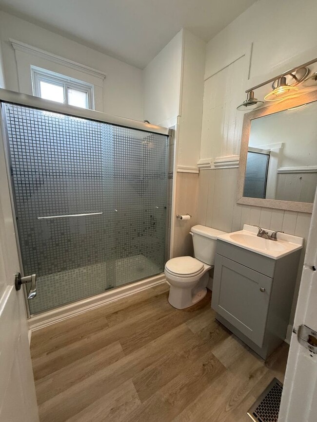 720-722 W Granite