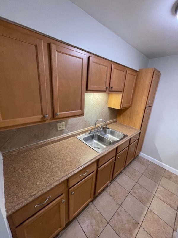 Photo - 932 W Rollins Rd Unit 932-E