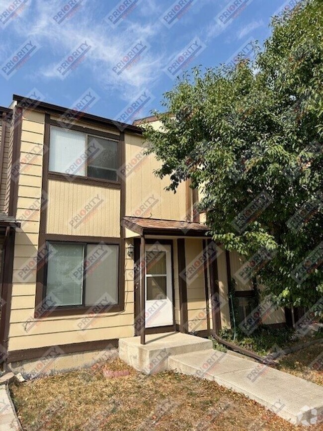 Building Photo - 2 bedroom, 1.5 bath 899 sqft. Rental