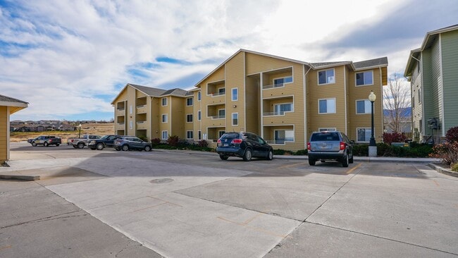 Building Photo - Carefree living! Unit 206