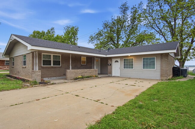 Photo - 3717 N Eagle Ln