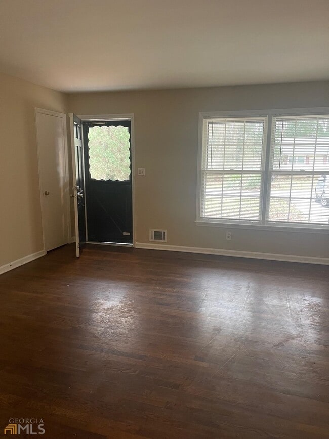 Photo - 808 S Nottingham Rd