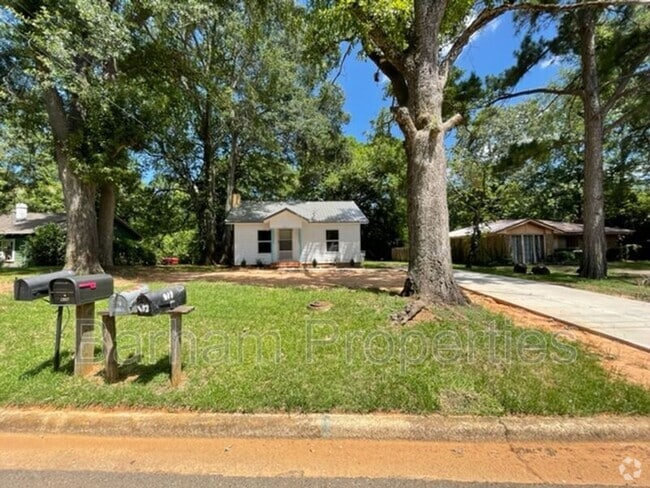 Building Photo - 916 Cason St Rental