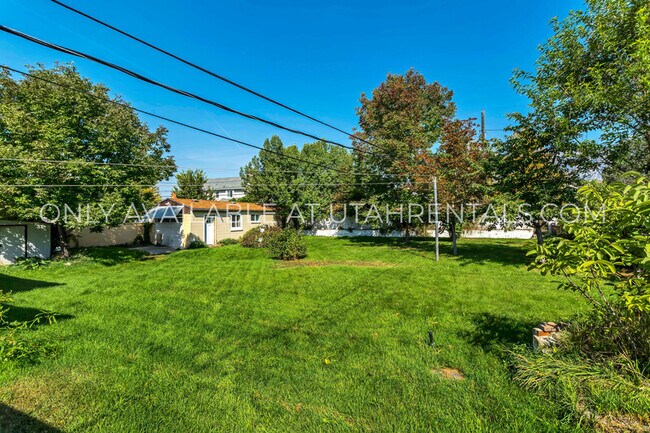 299 E 3200 N St