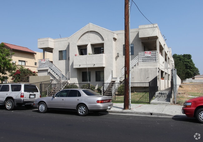 Photo - Edwards Apts