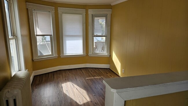Building Photo - 51 Norman St Unit #2