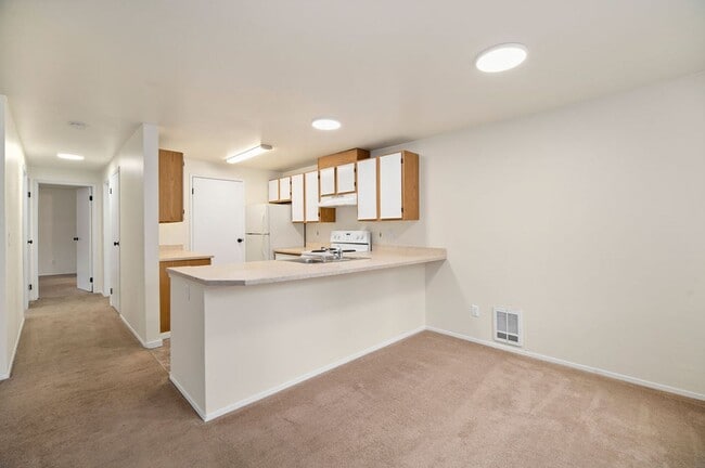 Photo - ?North Creek Townhomes – Spacious Homes in...