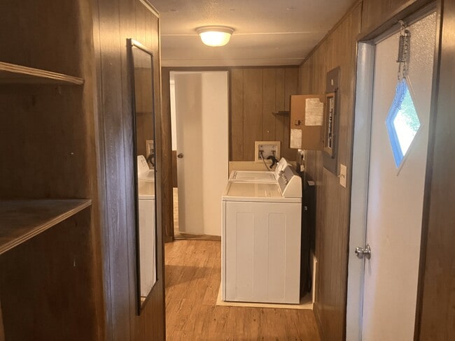 Photo - 5223 Statler Ave