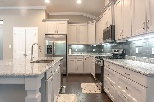 Photo - 2533 Capstone Dr