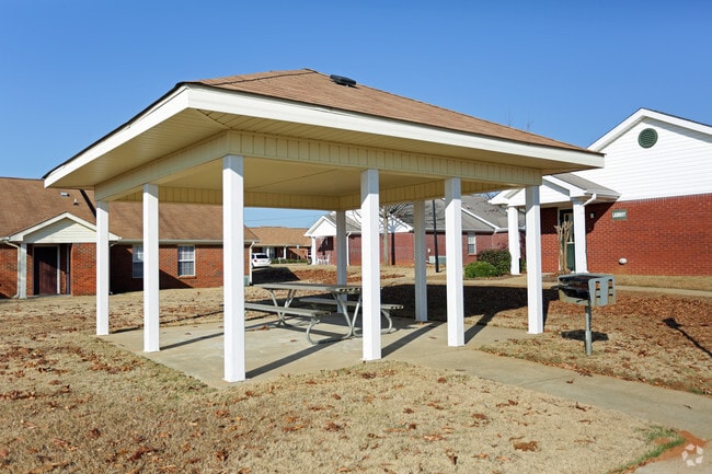 Photo - Court Manor Apartments
