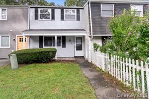 Building Photo - 44 Wooded Way Rental