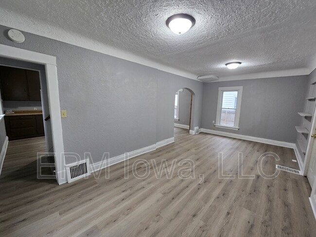 Photo - 642 Dawson St