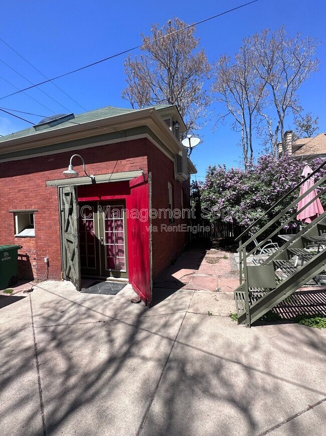 Photo - 1565 N Race St