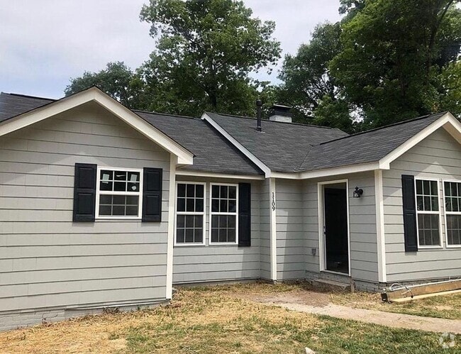 Building Photo - Charming 2 bedroom home in Gainesville!
