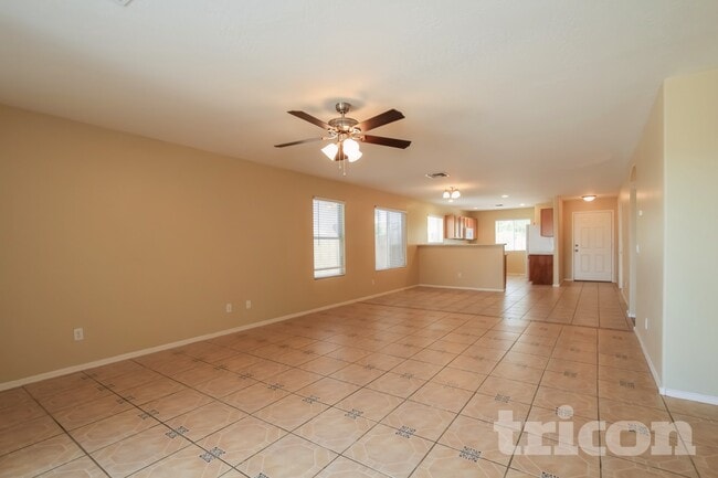 Photo - 15072 W Buchanan St