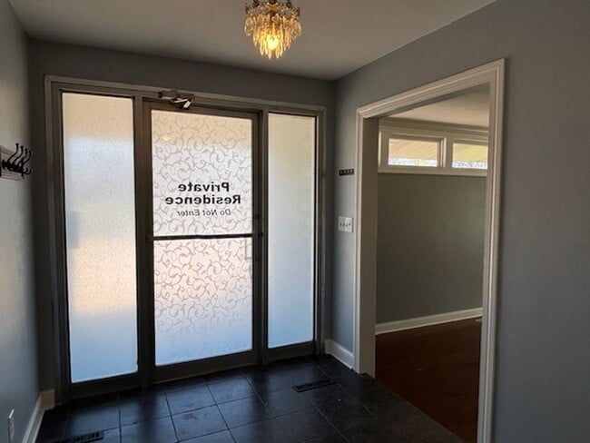 Photo - Available NOW! Gorgeous 3BR/2 BA Unit in Hastings!