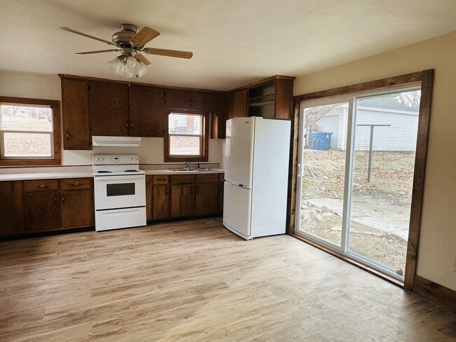 Photo - 340 N Mill St