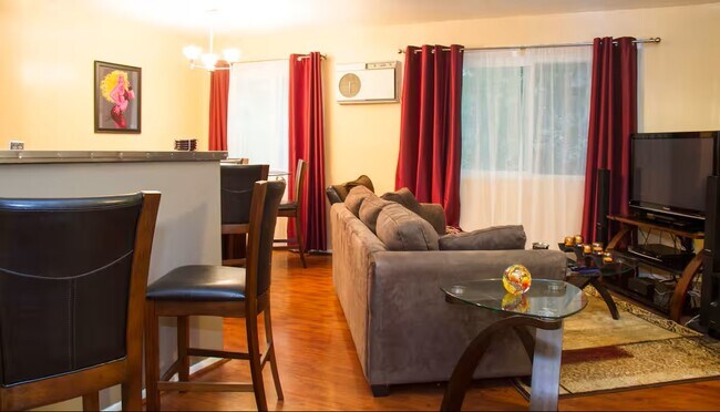 Photo - 968 Larrabee St Unit 216