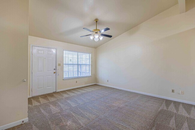 Photo - 114 Vargas Alley