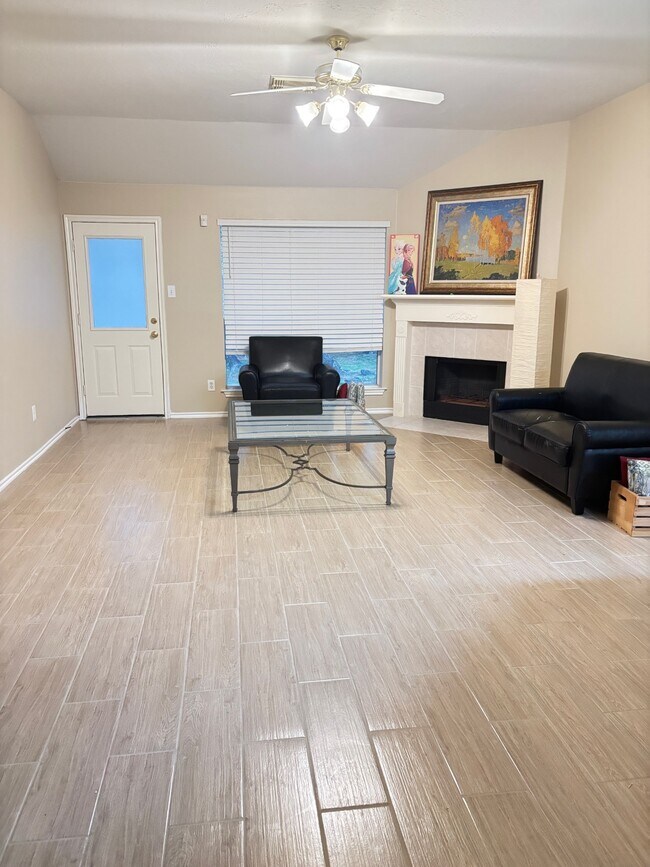 Photo - 18 Tallow Hill Pl