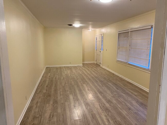 Photo - 374 E Monroe Ave