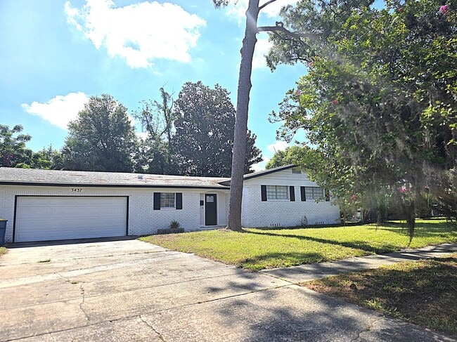 Building Photo - 3437 Lenczyk Dr W Rental