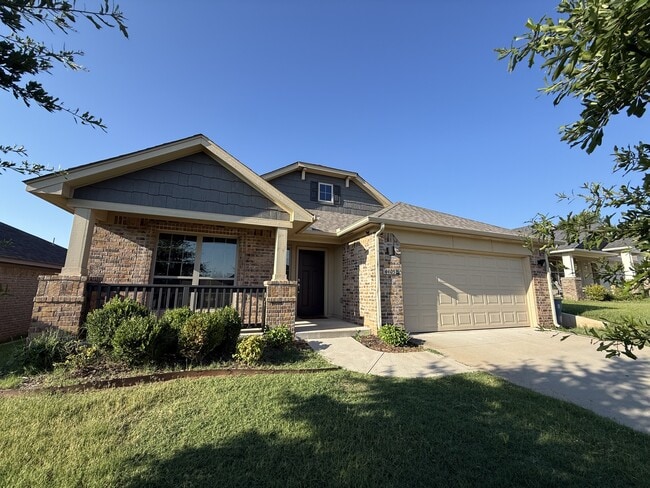 Building Photo - 4405 W Country Club Dr
