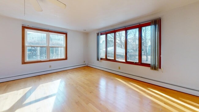 Photo - 149 Locust St Unidad R