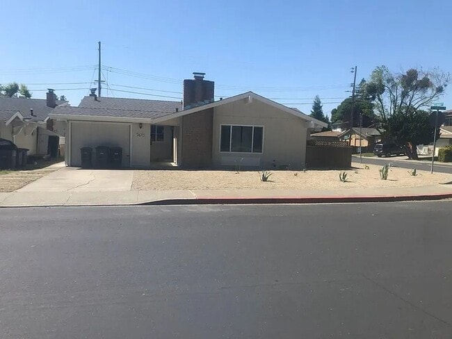 Building Photo - $2,490 – Charming 2-Bedroom, 1-Bath Duplex... Rental