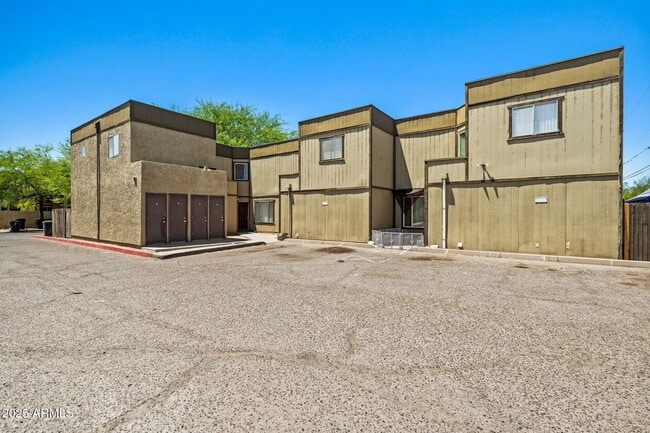 Building Photo - 1742 E Pepper Cir Unit 2